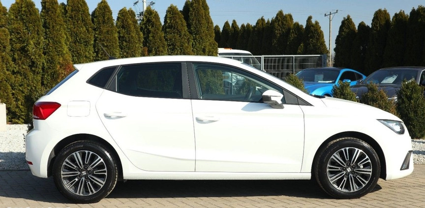 Seat Ibiza cena 64900 przebieg: 8000, rok produkcji 2022 z Słupca małe 352